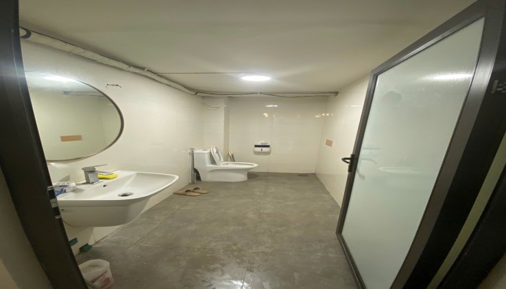Cho thuê LÀ BIA, SPA, KD SẠCH MBKD Phố Trung Kính, Cầu Giấy 4 tầng, 140m2, 62 Triệu